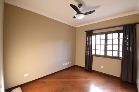 Casa de condomínio à venda com 330m², 3 quartos e 4 vagasQuarto 4