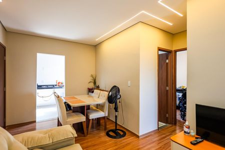 Sala de apartamento para alugar com 2 quartos, 49m² em Parque Residencial Sabiás, Indaiatuba
