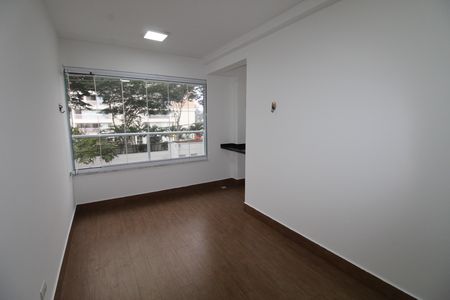 Apartamento para alugar com 78m², 2 quartos e 1 vagaSacada
