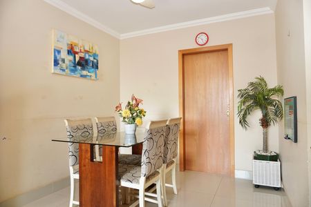 Apartamento à venda com 102m², 3 quartos e 2 vagas Apartamento à venda com 102m², 3 quartos e 2 vagasSala