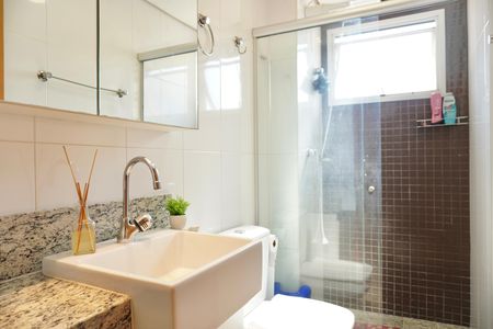 Apartamento à venda com 102m², 3 quartos e 2 vagas Apartamento à venda com 102m², 3 quartos e 2 vagasBanheiro Social