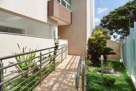 Apartamento à venda com 102m², 3 quartos e 2 vagas Apartamento à venda com 102m², 3 quartos e 2 vagasJardim de entrada