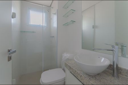 Banheiro de kitnet/studio para alugar com 1 quarto, 30m² em Vila Dom Pedro I, São Paulo
