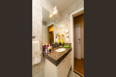 Apartamento à venda com 105m², 3 quartos e 1 vaga Apartamento à venda com 105m², 3 quartos e 1 vagaBanheiro Social