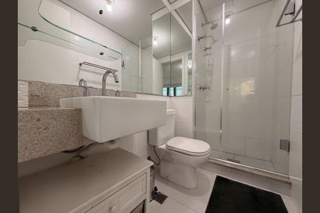 Banheiro  de apartamento para alugar com 1 quarto, 40m² em Praia de Belas, Porto Alegre
