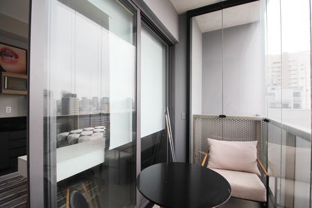 Studio para alugar com 29m², 1 quarto e 1 vaga Studio para alugar com 29m², 1 quarto e 1 vagaVaranda