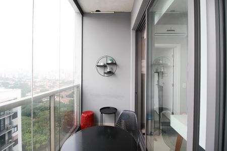 Studio para alugar com 29m², 1 quarto e 1 vaga Studio para alugar com 29m², 1 quarto e 1 vagaVaranda
