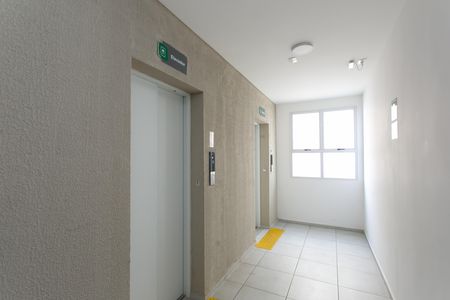 Apartamento à venda com 38m², 2 quartos e sem vagaHall / Elevador 