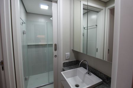 Banheiro de apartamento para alugar com 1 quarto, 32m² em Butantã, São Paulo
