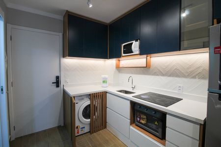 Cozinha de apartamento para alugar com 1 quarto, 32m² em Butantã, São Paulo
