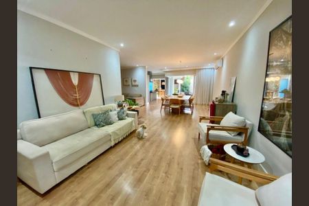 Casa à venda com 200m², 3 quartos e 4 vagas
