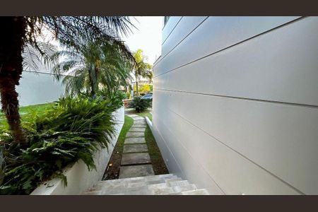 Casa à venda com 300m², 3 quartos e sem vaga
