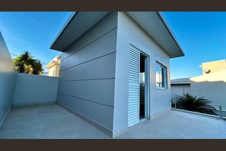 Casa à venda com 300m², 3 quartos e sem vaga