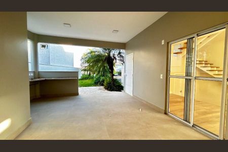 Casa à venda com 300m², 3 quartos e sem vaga