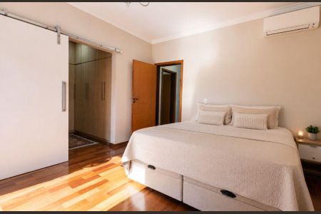 Casa à venda com 321m², 3 quartos e 4 vagas