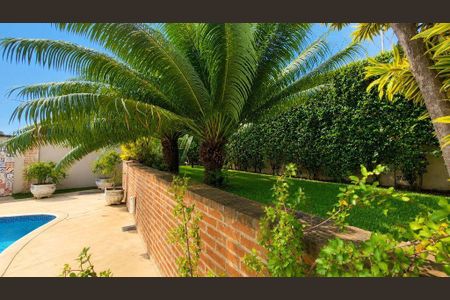 Casa à venda com 321m², 3 quartos e 4 vagas
