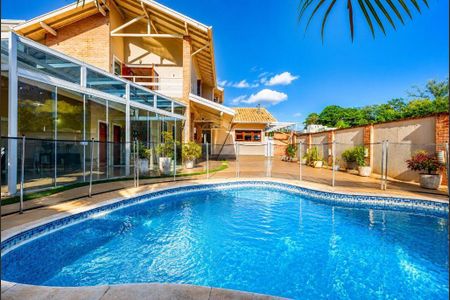 Casa à venda com 321m², 3 quartos e 4 vagas