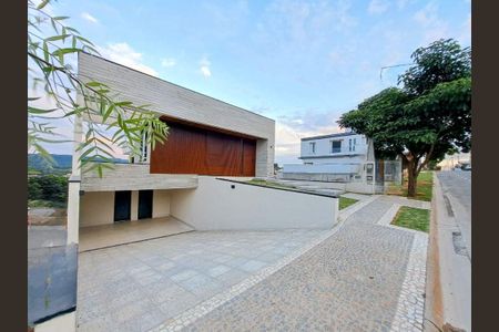 Casa à venda com 250m², 3 quartos e 4 vagas