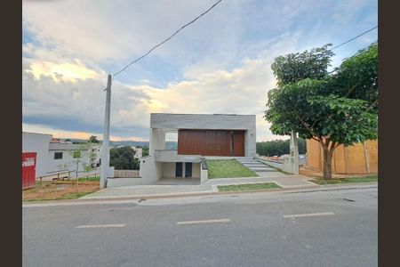 Casa à venda com 250m², 3 quartos e 4 vagas