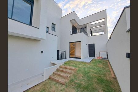 Casa à venda com 250m², 3 quartos e 4 vagas