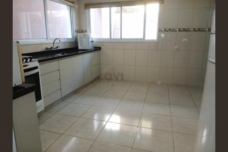Casa à venda com 240m², 3 quartos e 2 vagas