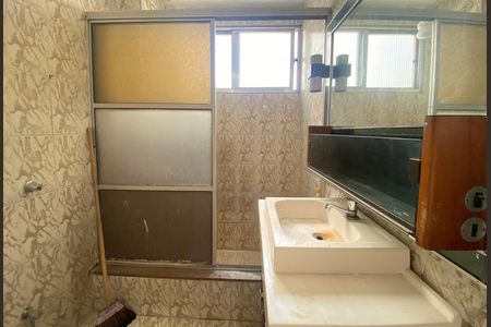 Apartamento para alugar com 60m², 2 quartos e sem vagaBanheiro