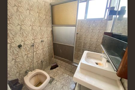 Apartamento para alugar com 60m², 2 quartos e sem vagaBanheiro