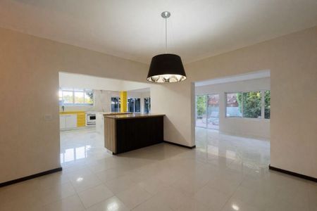 Casa à venda com 3 quartos, 283m² em Recanto, Valinhos