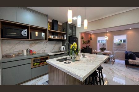 Casa à venda com 180m², 3 quartos e 4 vagas