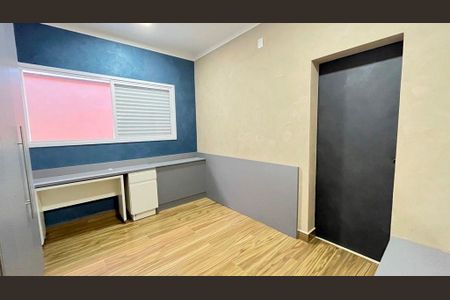 Casa à venda com 180m², 3 quartos e 4 vagas