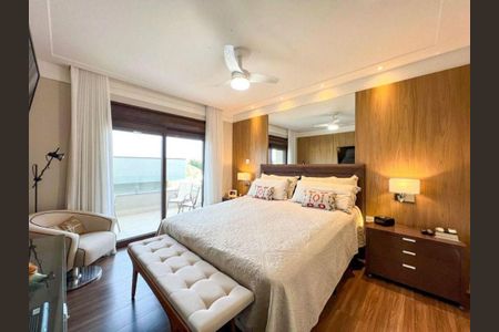 Casa à venda com 335m², 3 quartos e 4 vagas