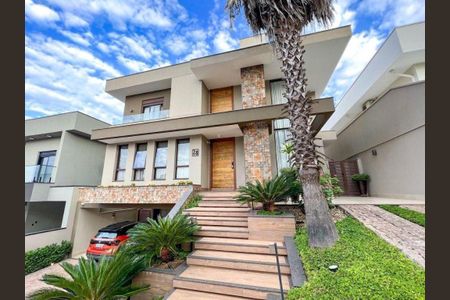 Casa à venda com 335m², 3 quartos e 4 vagas