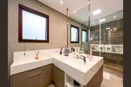 Casa à venda com 335m², 3 quartos e 4 vagas