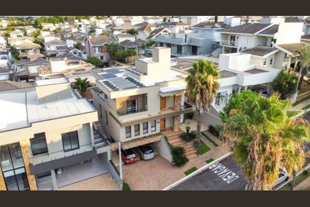Casa à venda com 335m², 3 quartos e 4 vagas