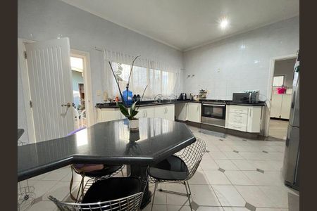 Casa à venda com 433m², 5 quartos e 4 vagas