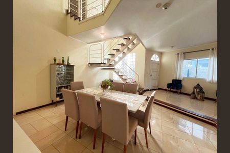 Casa à venda com 433m², 5 quartos e 4 vagas