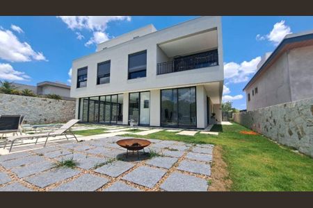 Casa à venda com 570m², 4 quartos e 6 vagas