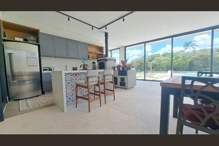 Casa à venda com 570m², 4 quartos e 6 vagas