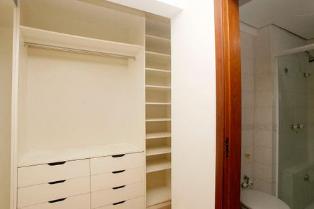 Apartamento à venda com 158m², 3 quartos e 2 vagasQuarto 1 Suíte - Detalhe Closet