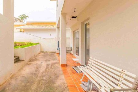 Casa à venda com 235m², 3 quartos e 4 vagas