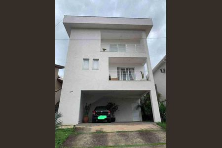 Casa à venda com 235m², 3 quartos e 4 vagas