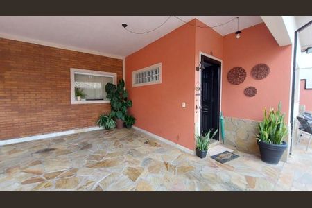 Casa à venda com 253m², 5 quartos e 5 vagas
