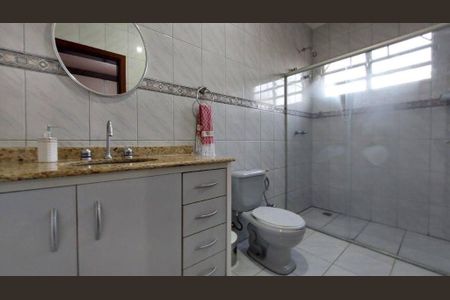 Casa à venda com 253m², 5 quartos e 5 vagas
