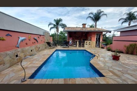 Casa à venda com 253m², 5 quartos e 5 vagas
