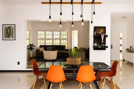 Casa à venda com 327m², 5 quartos e 4 vagas