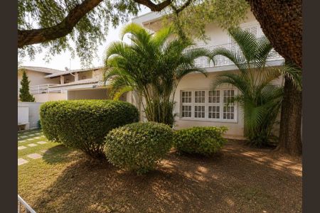 Casa à venda com 327m², 5 quartos e 4 vagas