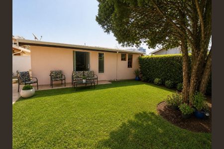 Casa à venda com 327m², 5 quartos e 4 vagas