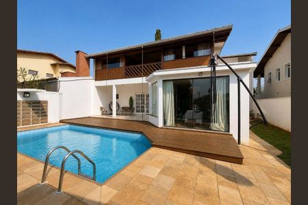 Casa à venda com 327m², 5 quartos e 4 vagas