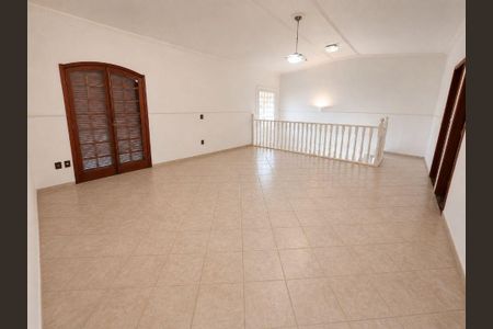 Casa à venda com 327m², 5 quartos e 4 vagas