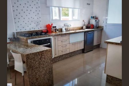 Casa à venda com 176m², 3 quartos e 6 vagas